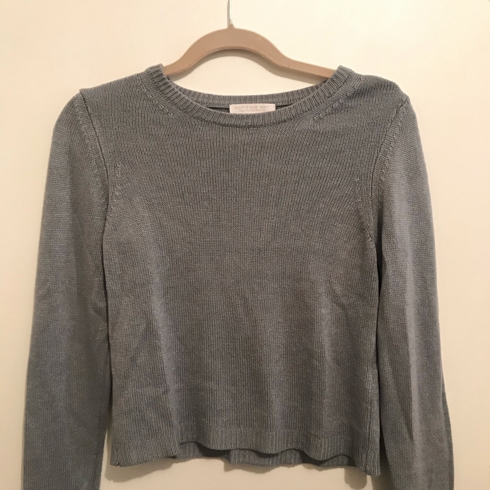 Basic grey sweater/top